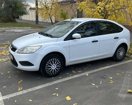 Белый Форд Фокус, объемом двигателя 1.39 л и пробегом 142 тыс. км за 5300 $, фото 1 на Automoto.ua