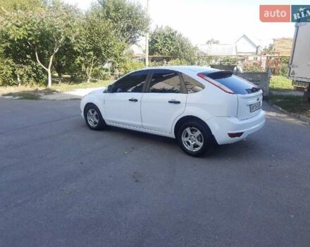 Белый Форд Фокус, объемом двигателя 1.6 л и пробегом 320 тыс. км за 5200 $, фото 3 на Automoto.ua