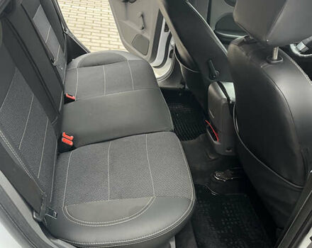 Білий Форд Фокус, об'ємом двигуна 1.6 л та пробігом 207 тис. км за 5000 $, фото 10 на Automoto.ua