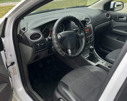 Білий Форд Фокус, об'ємом двигуна 1.6 л та пробігом 207 тис. км за 5000 $, фото 8 на Automoto.ua