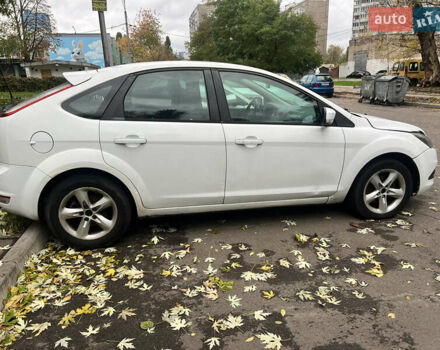 Форд Фокус 2010 в Киеве на Automoto.ua Белый Форд Фокус, объемом двигателя 1.57 л и пробегом 230 тыс. км за 2900 $, фото 5 на Automoto.ua