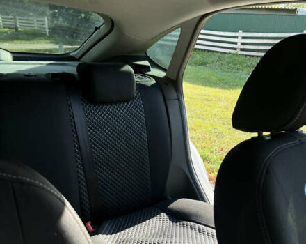 Білий Форд Фокус, об'ємом двигуна 1.6 л та пробігом 214 тис. км за 5500 $, фото 7 на Automoto.ua