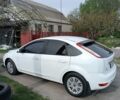 Білий Форд Фокус, об'ємом двигуна 1.39 л та пробігом 530 тис. км за 4900 $, фото 3 на Automoto.ua