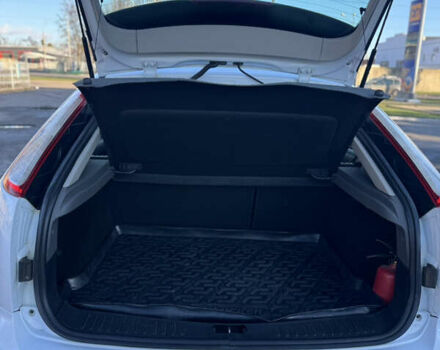 Белый Форд Фокус, объемом двигателя 1.6 л и пробегом 203 тыс. км за 5650 $, фото 20 на Automoto.ua