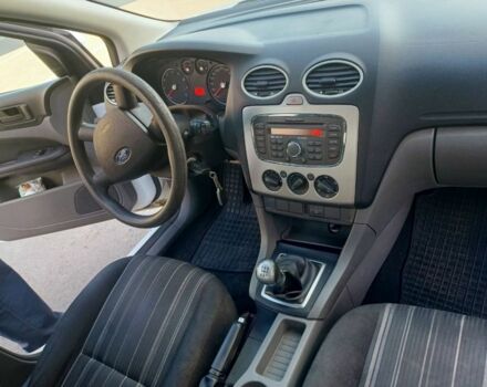 Білий Форд Фокус, об'ємом двигуна 1.4 л та пробігом 215 тис. км за 4500 $, фото 9 на Automoto.ua