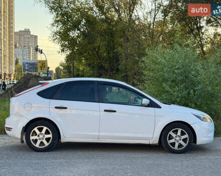 Білий Форд Фокус, об'ємом двигуна 1.39 л та пробігом 259 тис. км за 3800 $, фото 5 на Automoto.ua
