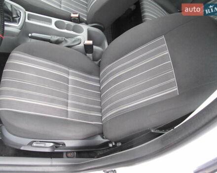 Белый Форд Фокус, объемом двигателя 1.39 л и пробегом 215 тыс. км за 5000 $, фото 15 на Automoto.ua