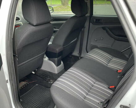 Білий Форд Фокус, об'ємом двигуна 1.4 л та пробігом 325 тис. км за 5000 $, фото 69 на Automoto.ua