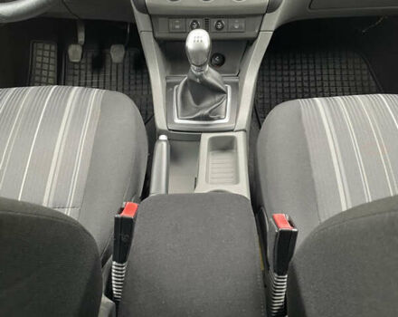 Білий Форд Фокус, об'ємом двигуна 1.4 л та пробігом 325 тис. км за 5000 $, фото 76 на Automoto.ua