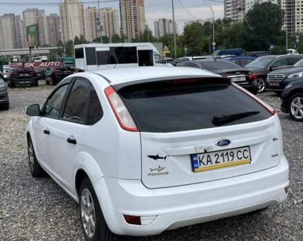 Белый Форд Фокус, объемом двигателя 1.4 л и пробегом 240 тыс. км за 3900 $, фото 5 на Automoto.ua