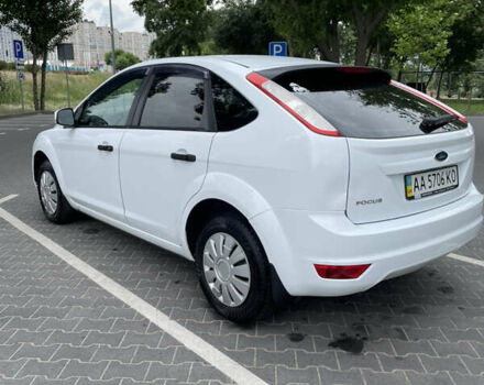 Білий Форд Фокус, об'ємом двигуна 1.4 л та пробігом 325 тис. км за 5000 $, фото 38 на Automoto.ua