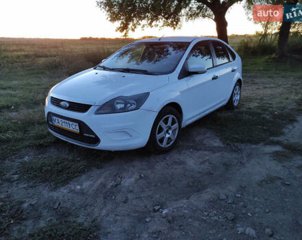 Белый Форд Фокус, объемом двигателя 1.39 л и пробегом 260 тыс. км за 4400 $, фото 6 на Automoto.ua