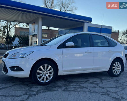 Белый Форд Фокус, объемом двигателя 1.6 л и пробегом 203 тыс. км за 5650 $, фото 5 на Automoto.ua