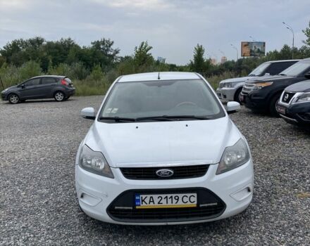 Белый Форд Фокус, объемом двигателя 1.4 л и пробегом 240 тыс. км за 3900 $, фото 1 на Automoto.ua