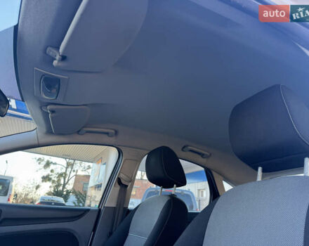 Белый Форд Фокус, объемом двигателя 1.6 л и пробегом 203 тыс. км за 5650 $, фото 16 на Automoto.ua