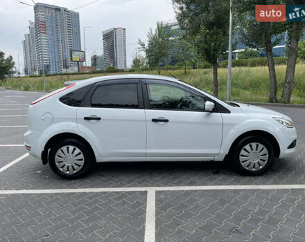 Білий Форд Фокус, об'ємом двигуна 1.4 л та пробігом 325 тис. км за 5000 $, фото 24 на Automoto.ua