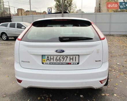 Белый Форд Фокус, объемом двигателя 1.39 л и пробегом 215 тыс. км за 5000 $, фото 5 на Automoto.ua