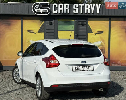 Білий Форд Фокус, об'ємом двигуна 2 л та пробігом 187 тис. км за 9999 $, фото 2 на Automoto.ua