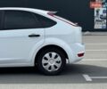 Білий Форд Фокус, об'ємом двигуна 1.39 л та пробігом 221 тис. км за 5500 $, фото 5 на Automoto.ua