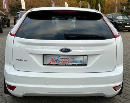 Белый Форд Фокус, объемом двигателя 1.4 л и пробегом 167 тыс. км за 5900 $, фото 5 на Automoto.ua