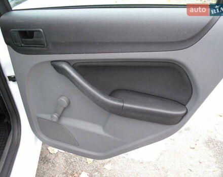 Белый Форд Фокус, объемом двигателя 1.39 л и пробегом 215 тыс. км за 5000 $, фото 37 на Automoto.ua