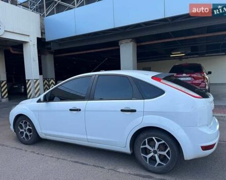 Белый Форд Фокус, объемом двигателя 1.4 л и пробегом 200 тыс. км за 4600 $, фото 8 на Automoto.ua