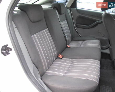 Белый Форд Фокус, объемом двигателя 1.39 л и пробегом 215 тыс. км за 5000 $, фото 40 на Automoto.ua