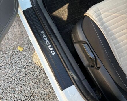 Белый Форд Фокус, объемом двигателя 1.6 л и пробегом 190 тыс. км за 7300 $, фото 6 на Automoto.ua