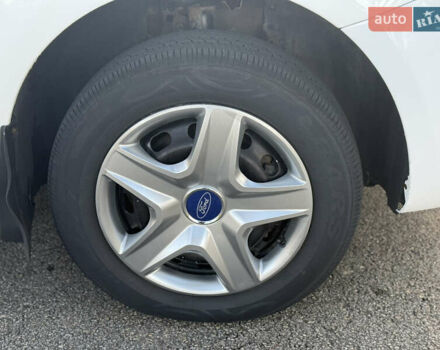 Белый Форд Фокус, объемом двигателя 1.4 л и пробегом 200 тыс. км за 5500 $, фото 9 на Automoto.ua