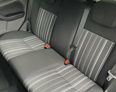 Білий Форд Фокус, об'ємом двигуна 1.4 л та пробігом 325 тис. км за 5000 $, фото 68 на Automoto.ua