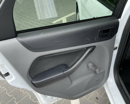 Білий Форд Фокус, об'ємом двигуна 1.4 л та пробігом 325 тис. км за 5000 $, фото 58 на Automoto.ua