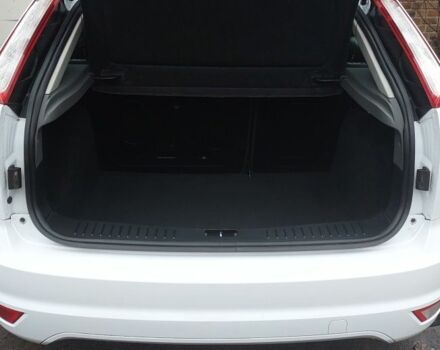 Белый Форд Фокус, объемом двигателя 1.4 л и пробегом 92 тыс. км за 8800 $, фото 19 на Automoto.ua