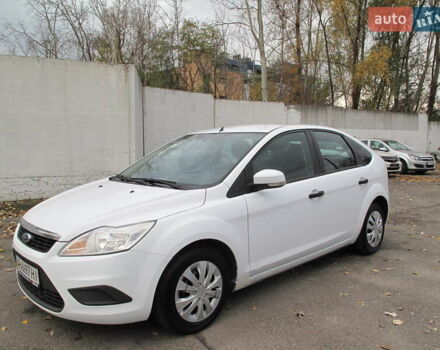 Белый Форд Фокус, объемом двигателя 1.39 л и пробегом 215 тыс. км за 5000 $, фото 2 на Automoto.ua