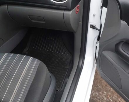 Белый Форд Фокус, объемом двигателя 1.4 л и пробегом 92 тыс. км за 8800 $, фото 13 на Automoto.ua