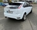 Белый Форд Фокус, объемом двигателя 1.6 л и пробегом 135 тыс. км за 6000 $, фото 2 на Automoto.ua