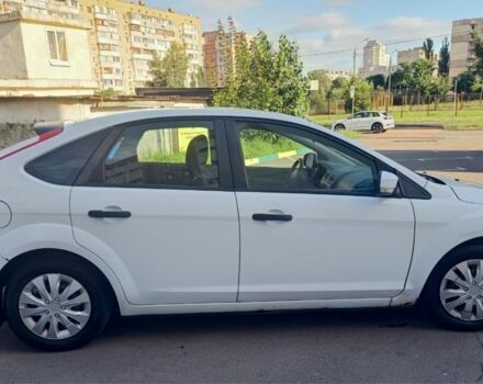 Білий Форд Фокус, об'ємом двигуна 1.4 л та пробігом 215 тис. км за 4500 $, фото 5 на Automoto.ua