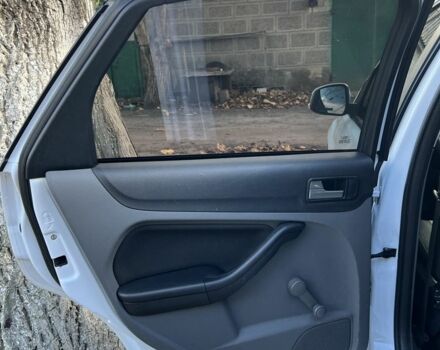 Белый Форд Фокус, объемом двигателя 1.6 л и пробегом 232 тыс. км за 5300 $, фото 10 на Automoto.ua