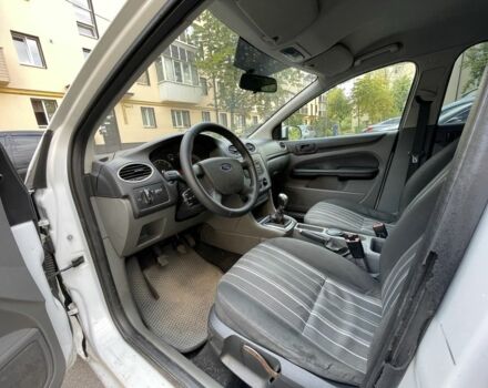 Белый Форд Фокус, объемом двигателя 1.4 л и пробегом 213 тыс. км за 5300 $, фото 5 на Automoto.ua