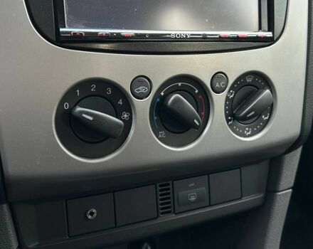 Белый Форд Фокус, объемом двигателя 1.4 л и пробегом 167 тыс. км за 5900 $, фото 11 на Automoto.ua