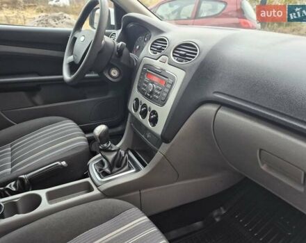 Білий Форд Фокус, об'ємом двигуна 1.4 л та пробігом 91 тис. км за 6800 $, фото 41 на Automoto.ua