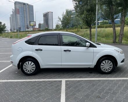 Белый Форд Фокус, объемом двигателя 1.4 л и пробегом 326 тыс. км за 4800 $, фото 5 на Automoto.ua