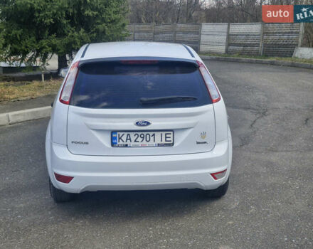 Белый Форд Фокус, объемом двигателя 1.4 л и пробегом 277 тыс. км за 5200 $, фото 4 на Automoto.ua