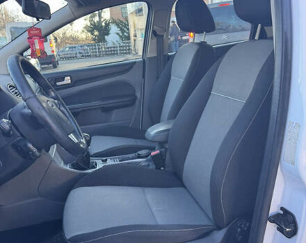 Белый Форд Фокус, объемом двигателя 1.6 л и пробегом 203 тыс. км за 5650 $, фото 11 на Automoto.ua