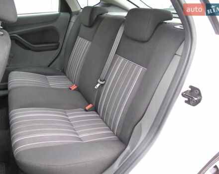 Белый Форд Фокус, объемом двигателя 1.39 л и пробегом 215 тыс. км за 5000 $, фото 23 на Automoto.ua