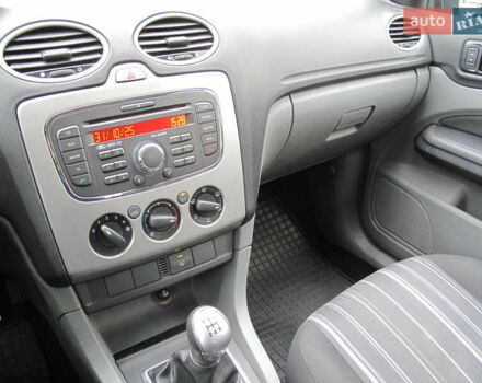 Белый Форд Фокус, объемом двигателя 1.39 л и пробегом 215 тыс. км за 5000 $, фото 60 на Automoto.ua