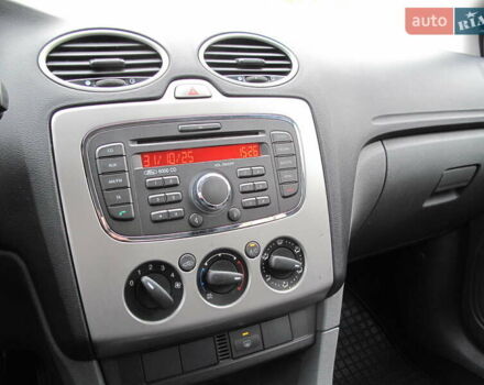 Белый Форд Фокус, объемом двигателя 1.39 л и пробегом 215 тыс. км за 5000 $, фото 55 на Automoto.ua