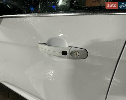 Белый Форд Фокус, объемом двигателя 1.6 л и пробегом 225 тыс. км за 6700 $, фото 8 на Automoto.ua