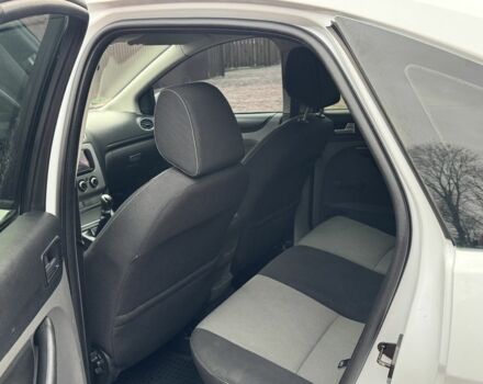 Белый Форд Фокус, объемом двигателя 1.6 л и пробегом 148 тыс. км за 5500 $, фото 5 на Automoto.ua