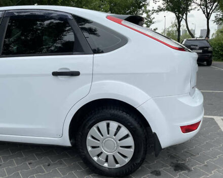 Білий Форд Фокус, об'ємом двигуна 1.4 л та пробігом 325 тис. км за 5000 $, фото 17 на Automoto.ua