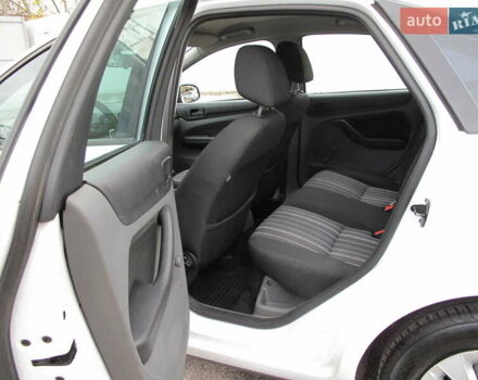 Белый Форд Фокус, объемом двигателя 1.39 л и пробегом 215 тыс. км за 5000 $, фото 21 на Automoto.ua